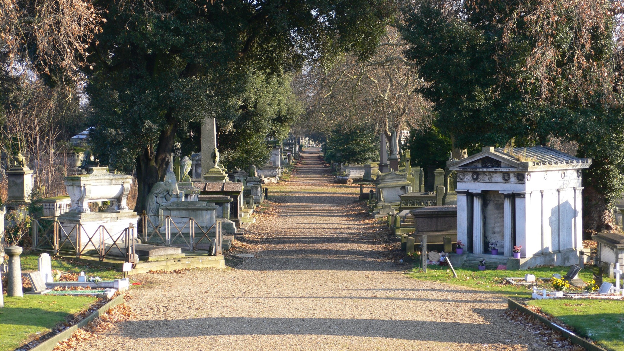 Image of Kensal Green Cemetery Walkway